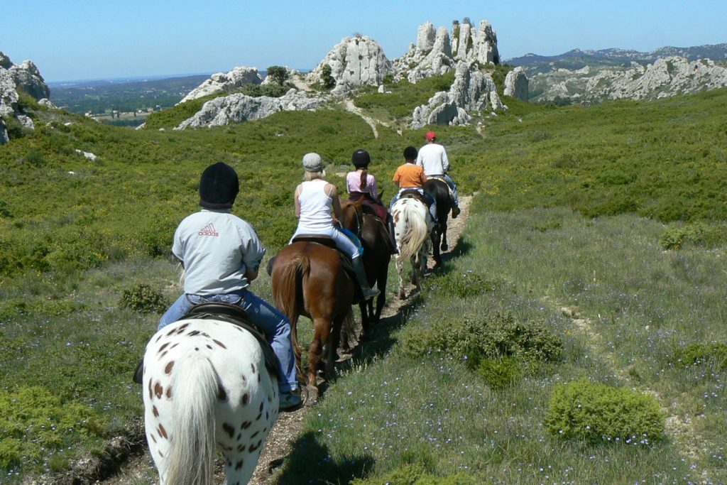 randonnées à cheval alpilles